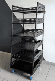 chariot de picking avec le chassis inclin&eacute; vers l'arri&egrave;re de 10 degr&eacute;s avec une barre de manutention 