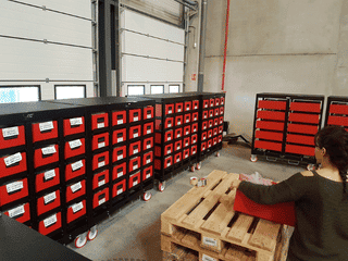 racks mobiles de rangement avec de multiples tiroir